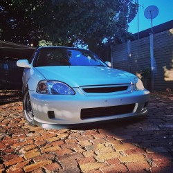 Civic 99-00 SIR style front...